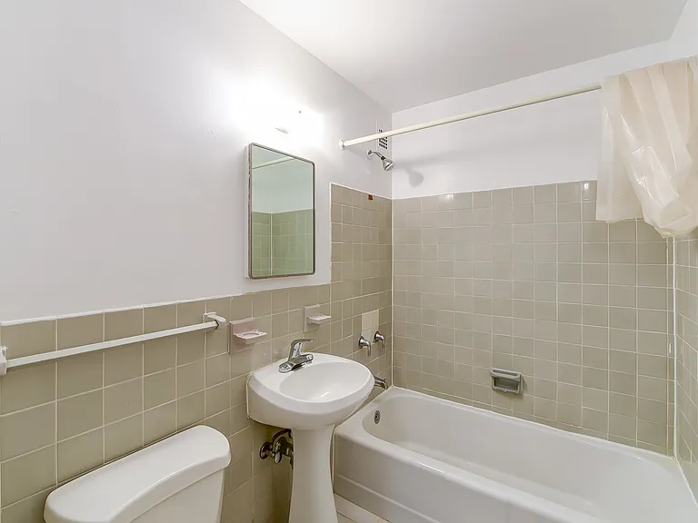 1021 Arlington Blvd #525 — Photo 12