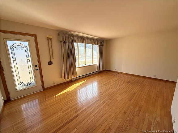 2nd image of 315 Royal Rd