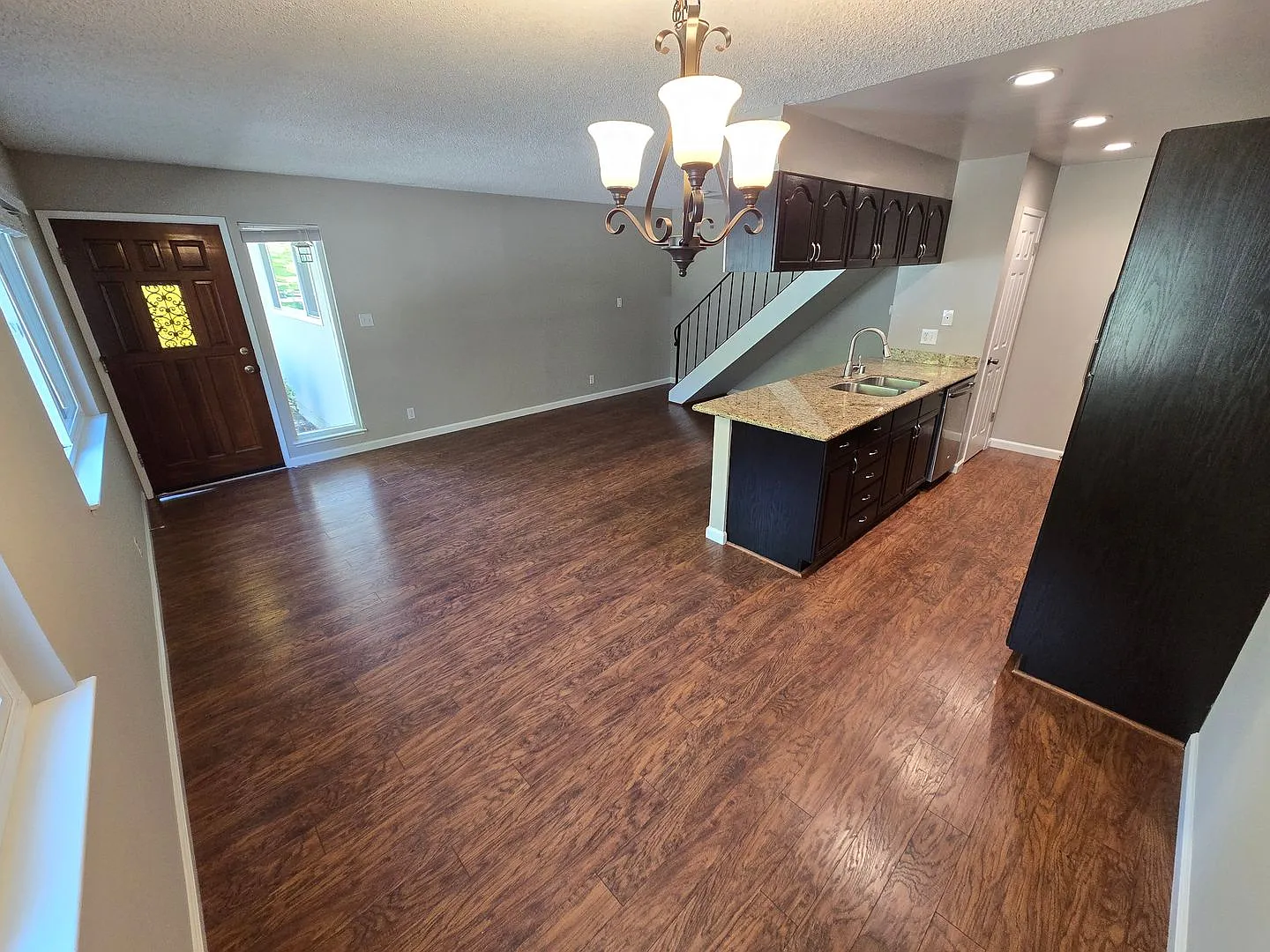 Sharp 2 bedroom in Pleasanton available now. — Photo 3