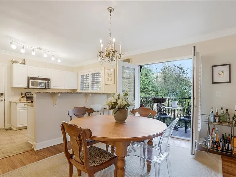 115 Peachtree Memorial Dr NW #C2 — Photo 9