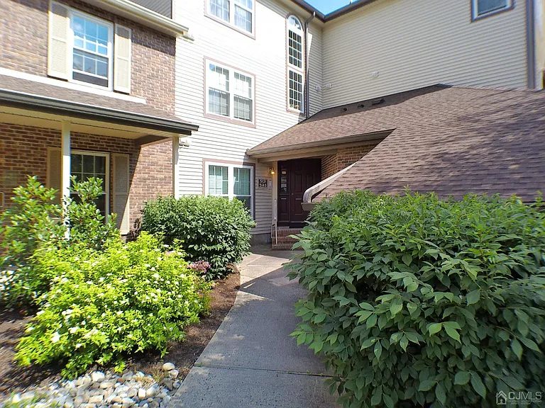 5132 Beech Ct — Photo 3