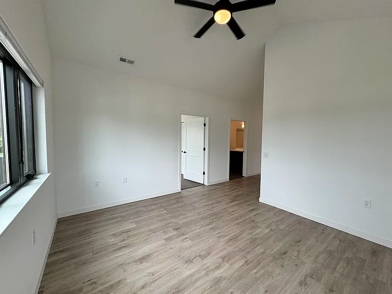 5411 Bashford St #203 — Photo 29