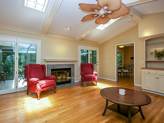 family room(fireplace view)
