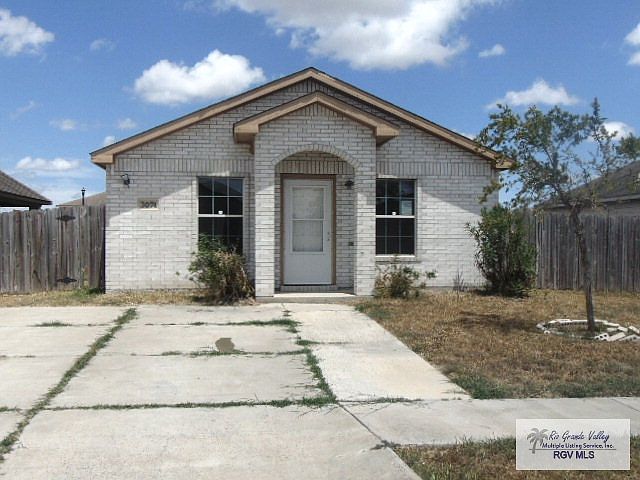 1st image of 3074 Albans Dr