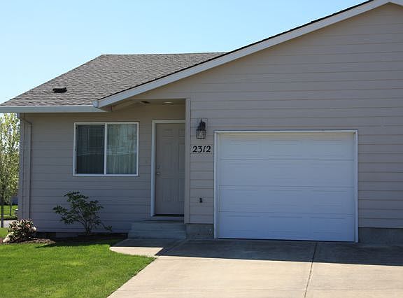 2nd image of 2312 SW Barbara St