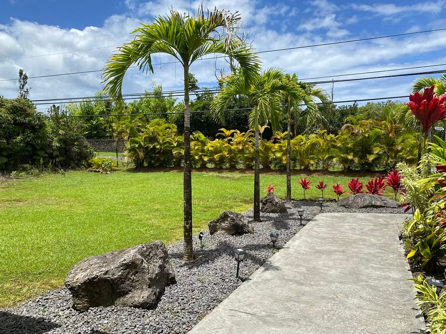 3/2 Furnished & Pet Friendly-Hawaiian Paradise Park — Photo 2