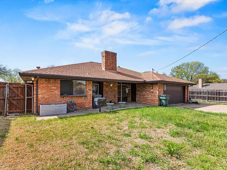 1905 Alamo Dr — Photo 23