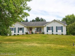 11860 Dunham Rd, Hartland, MI 48353