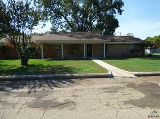 502 Miller St, Winfield, TX 75493
