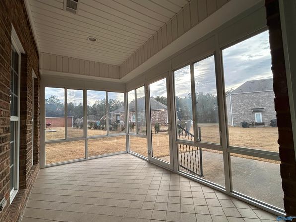 2440 Bluff Haven Ln, Hokes Bluff, AL 35903
