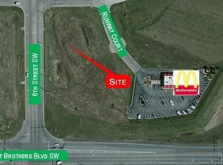 8810 Runway Ct SW, Cedar Rapids, IA 52404