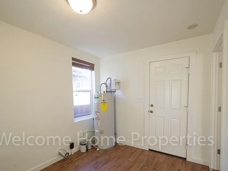 808 W Alder St — Photo 16