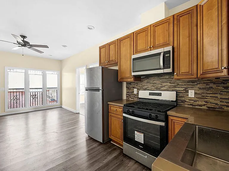 1050 W 57th St #1050.25 — Photo 3