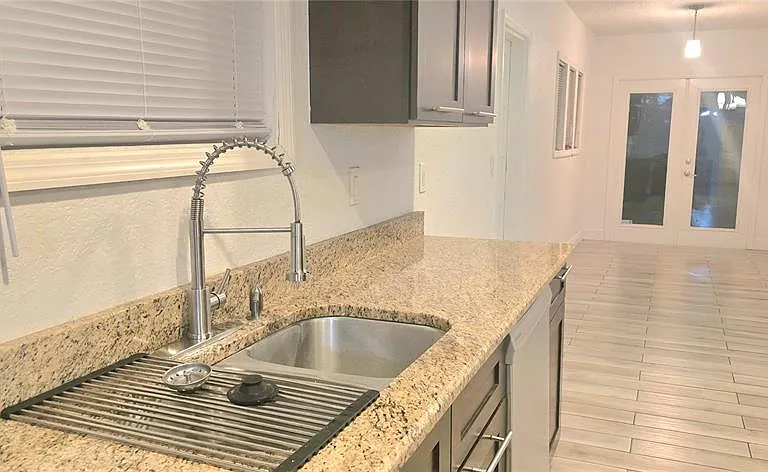 1313 Catherine St — Photo 23