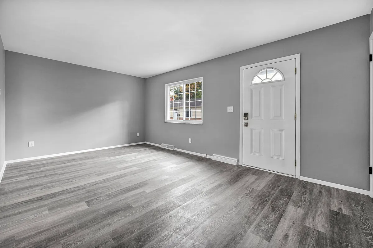 Building Photo - 231 Randel Ave