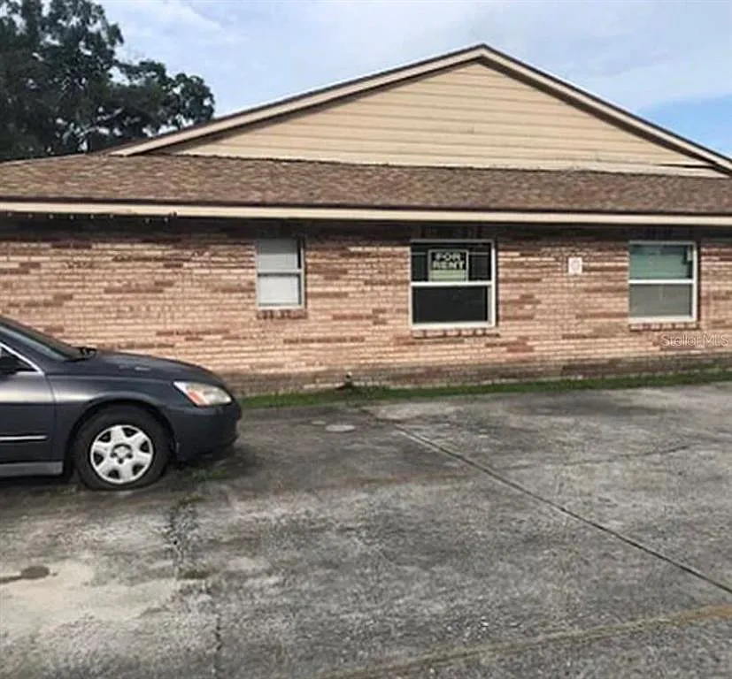 3 bed, 2.0 bath, 1200 sqft, $1,800 — Photo 1