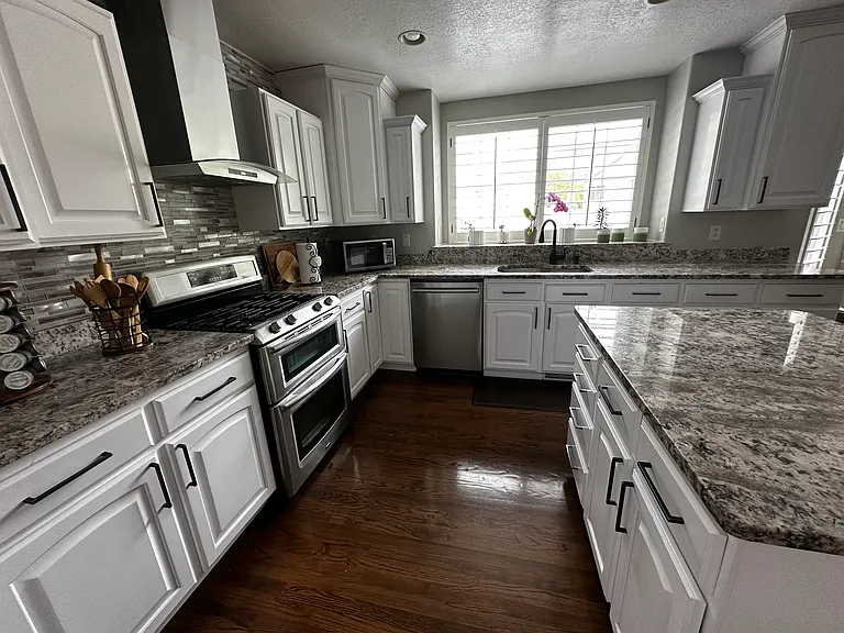 1942 N 1350 W — Photo 20