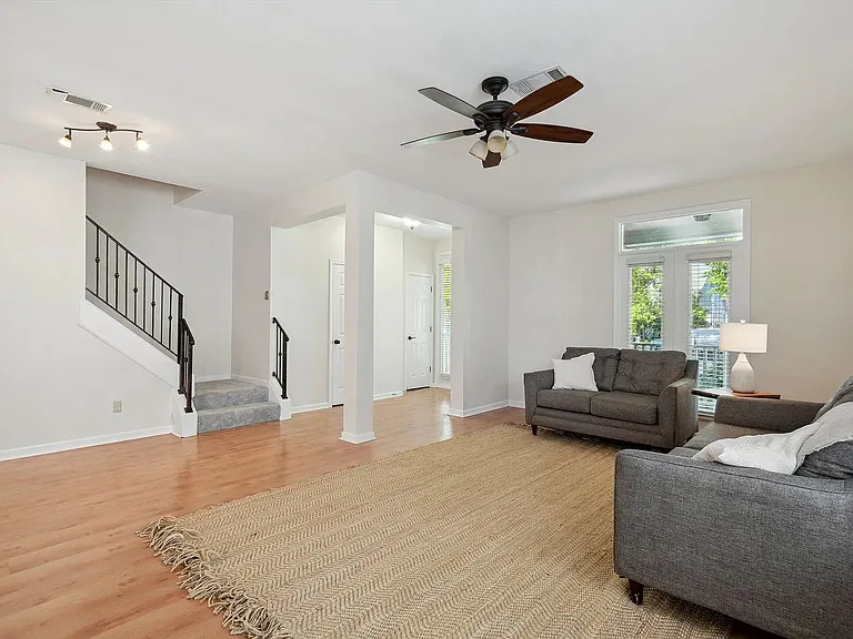 1133 Island Pl E — Photo 6