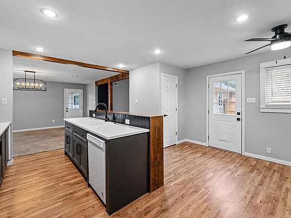 5th image of 15703 Meadow Village Dr