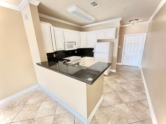 4th image of 12386 River Highlands Dr Building 3-B