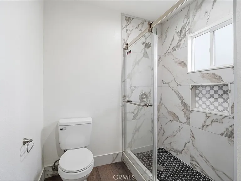 7620 Variel Ave — Photo 24