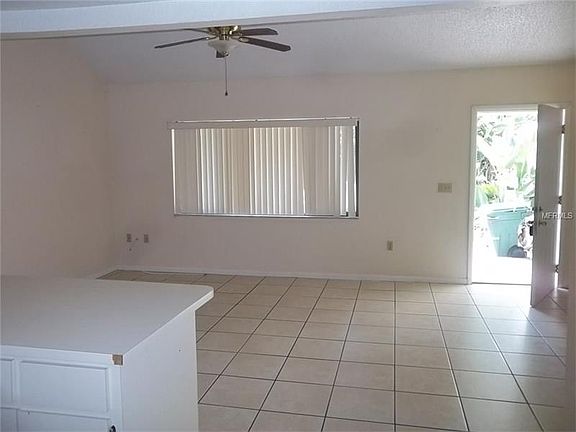 4th image of 308 Mayfair Pl SW