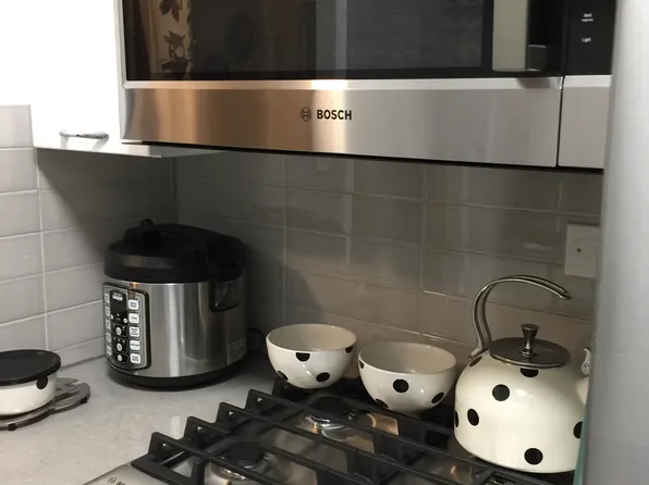 209 East 56th Street image 3 of 9