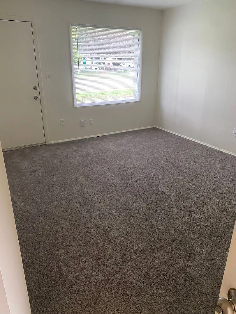 Airport Apartments (DCP Venture 3 LLC) — Photo 3