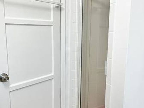 5th image of 1618 W Huntington Dr #1010D