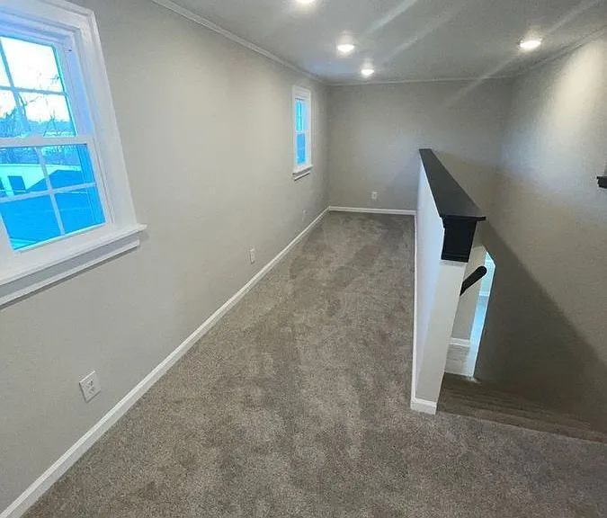 924 Delaware Ave — Photo 36