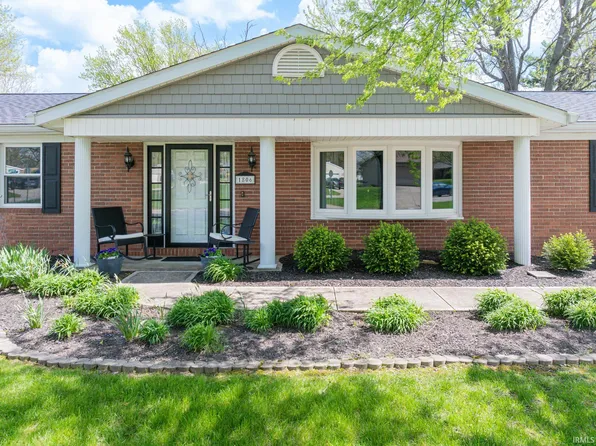 1806 N Mockingbird Ln, Muncie, IN 47304