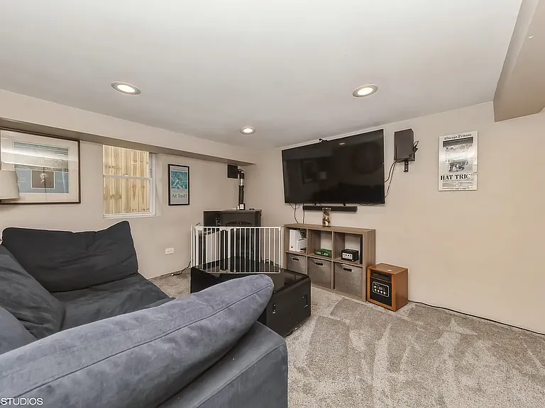 3633 N Nordica Ave — Photo 18