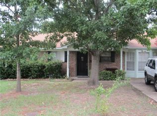 1305 Alpine St, Greenville, TX 75401