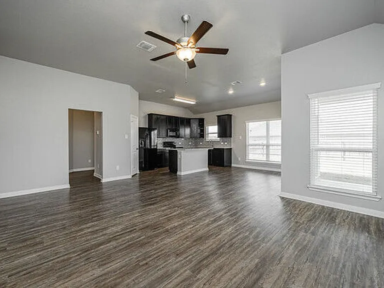 1362 Kingsgate Dr — Photo 9