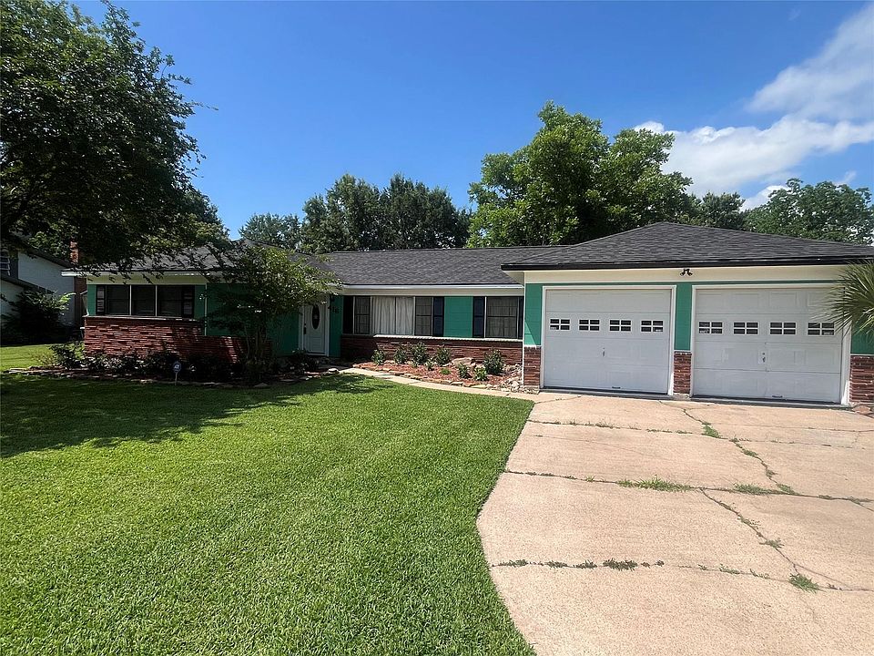 1st image of 416 Azalea Dr