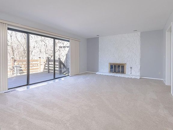 5th image of 19276 Briarwood Ln
