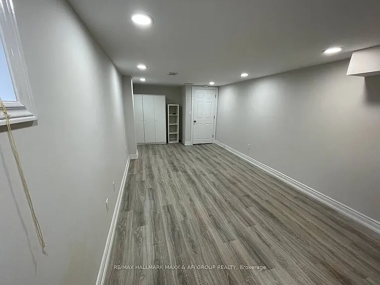 3 Evan Rd #BASEMENT — Photo 4