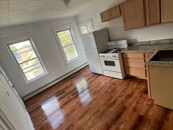 5th image of 21-23 Fulton St #3