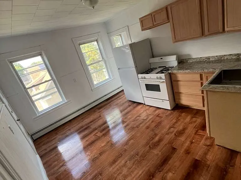21-23 Fulton St #3 — Photo 5