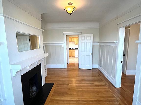 2nd image of 4334-4338 California St #8