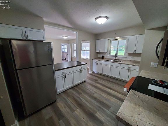 3rd image of 2813 Peterson Ln