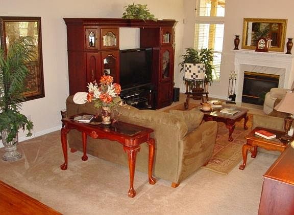 4th image of 2428 Bayview Dr