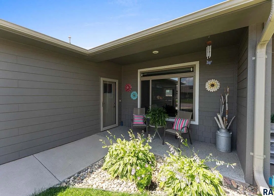 3 bed, 1649 sqft, $1,850 — Photo 3