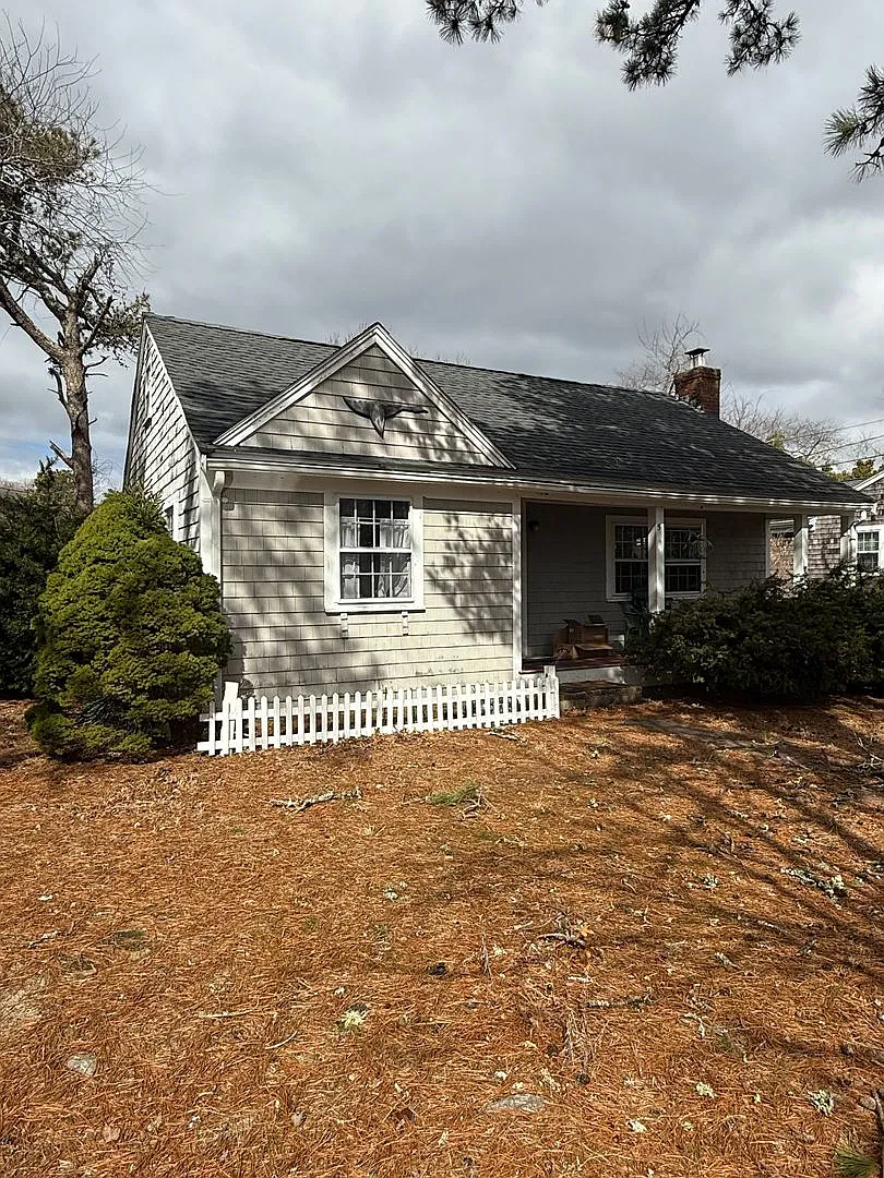 5 Bambi Lane Dennis Port. Two bed/One bath. — Photo 1
