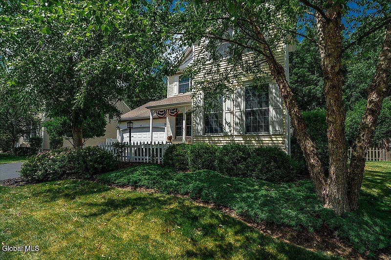 4th image of 24 Thistle Drive