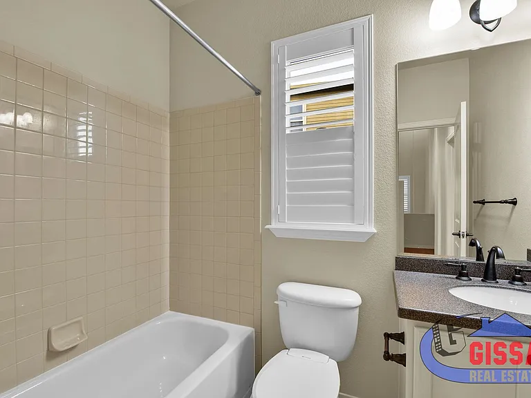 8109 Winding Passage Dr — Photo 32