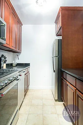 Rented by Plaza Real Estate Group | media 37