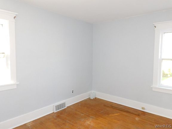 2nd image of 289 Wabash Ave