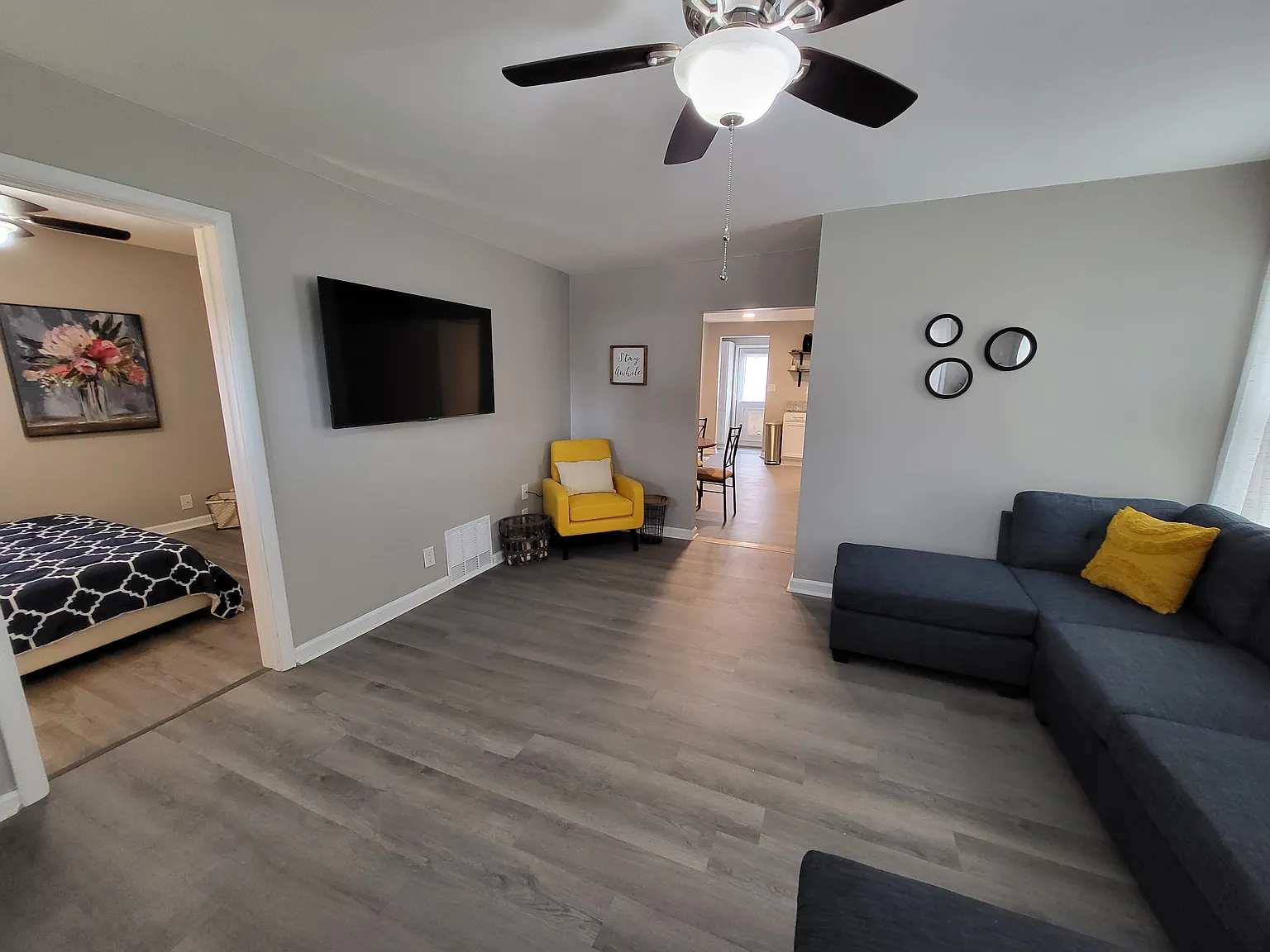 1808 S Helfrich Ave photo 1