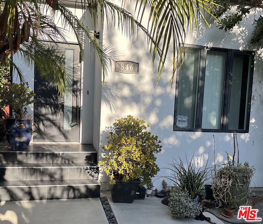 1st image of 846 N La Jolla Ave